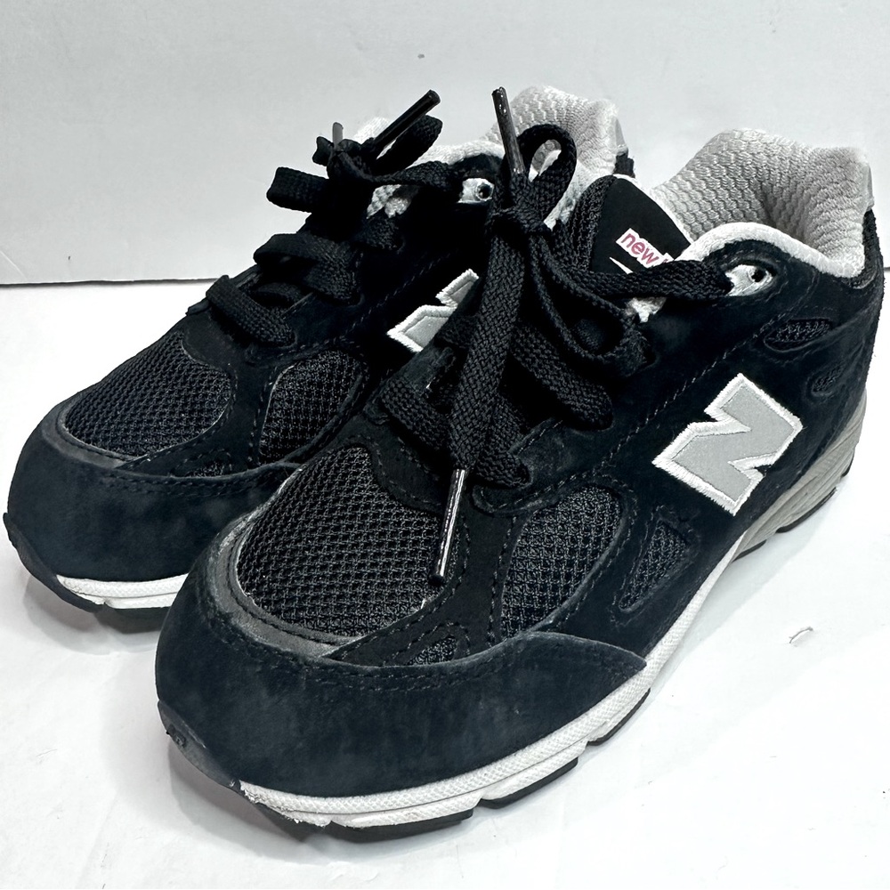 Toddler New Balance Black and Gray Sneakers